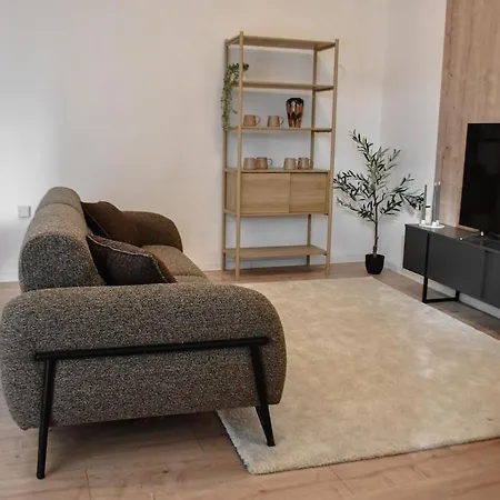 Апартаменты Starmo - 5 Min Walk To Old Bridge